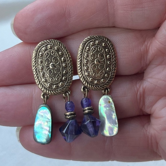 Vintage Jewelry - Clip On Earrings Gold Tone Abalone with Purple Vintage Feminine